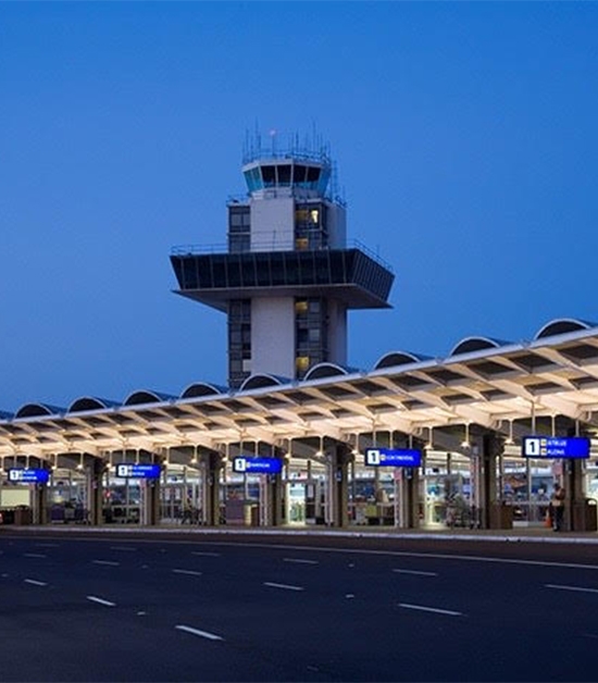 This image shows The Oakland airport ground